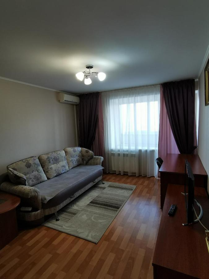 1 Комнатная Квартира В Самом Центре С Видом На Сквер Kostanay Exterior photo
